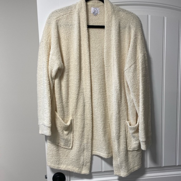 kuwallatee Sweaters - Kawallatee fuzzy cardigan like new